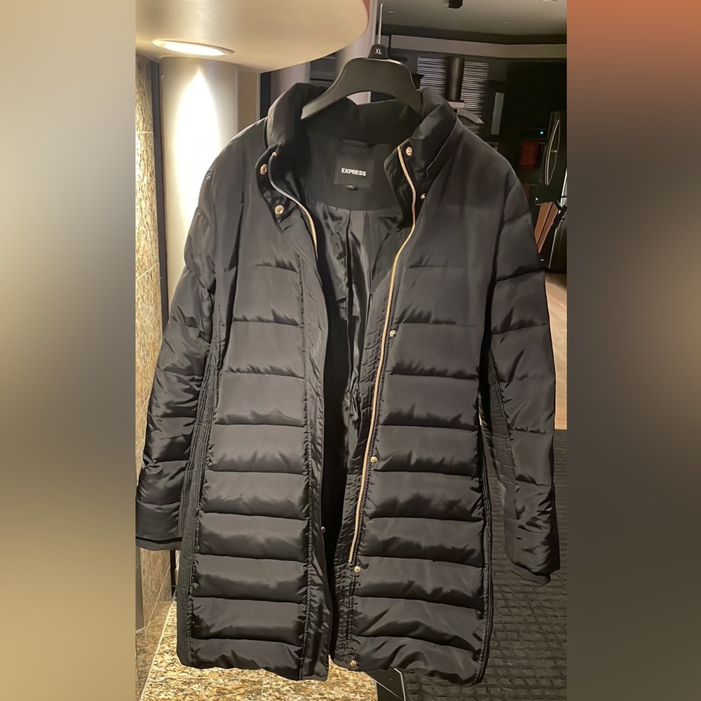 LARGE BRAND NAME CLOTHING - FEW ITEMS NWT PRICING RANGES FROM $10-$50